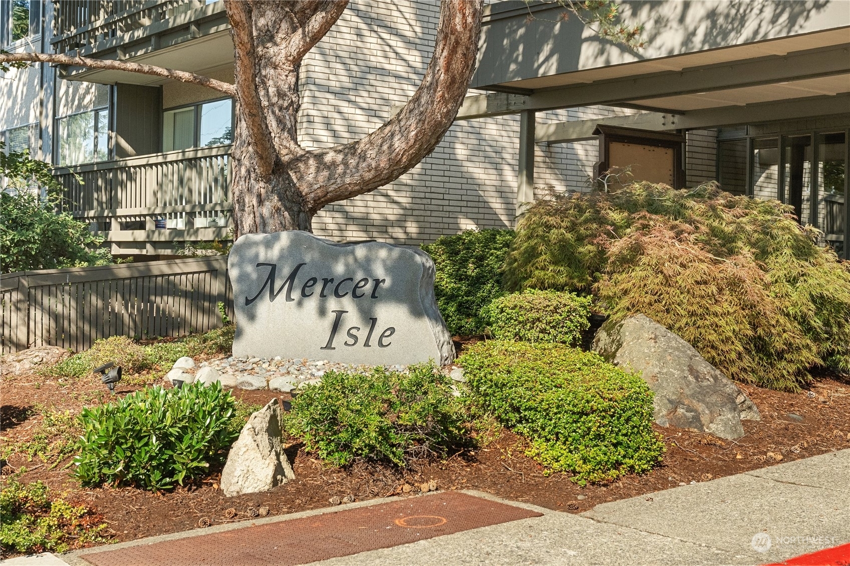 2500 81st Avenue SE 333  Mercer Island WA 98040 photo