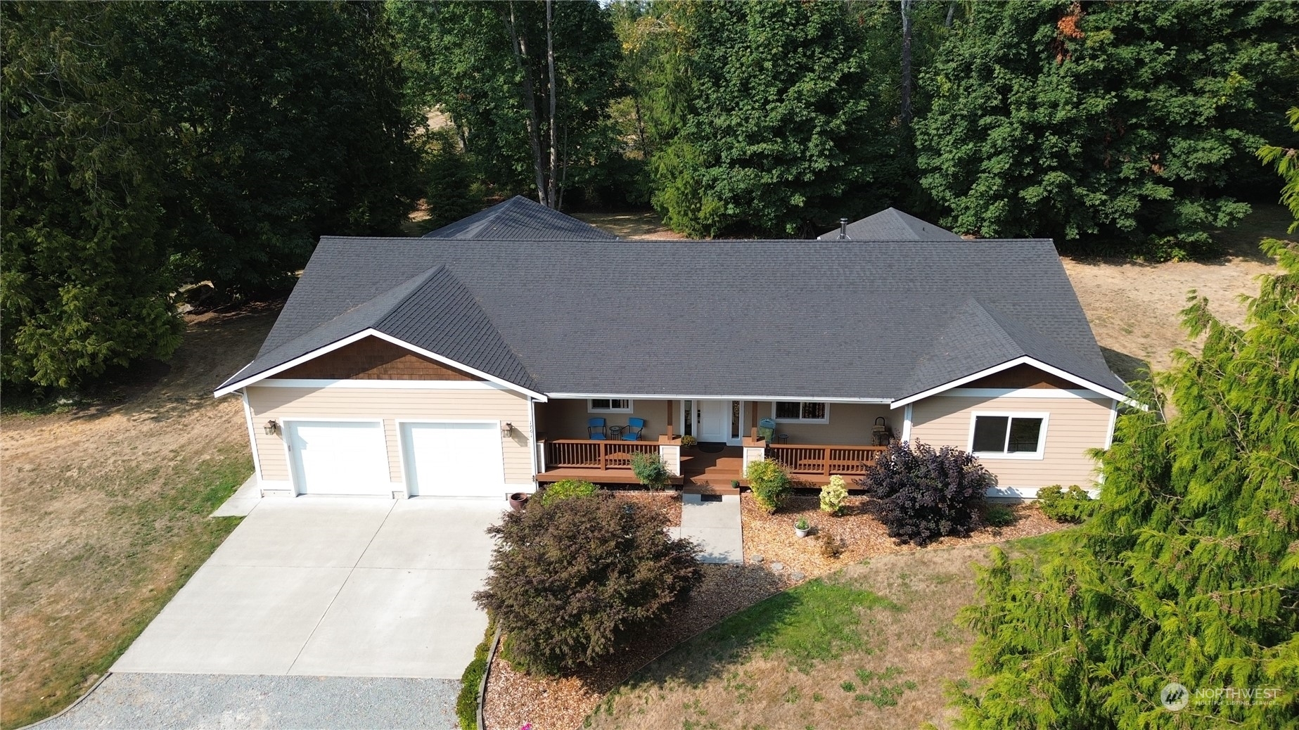 Property Photo:  1761 Tamarack Lane  WA 98282 