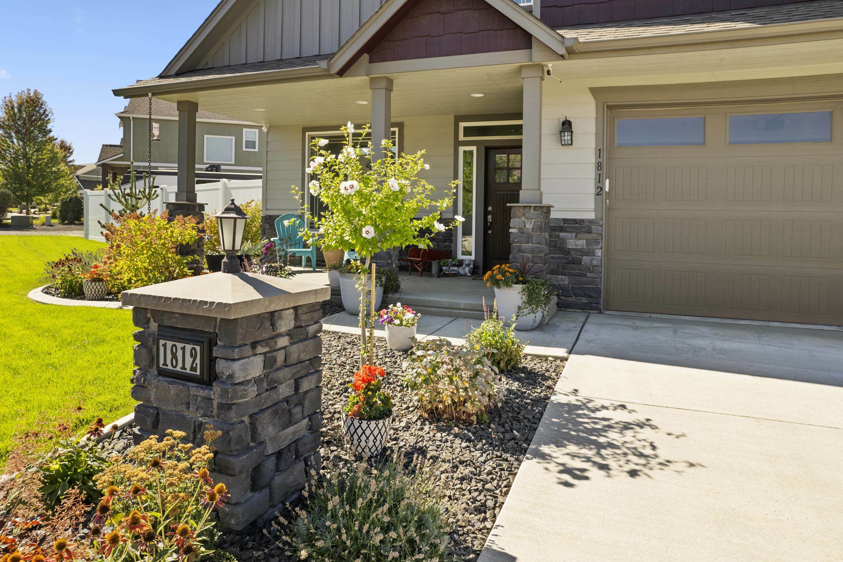 1812 S Clover Dr  Spokane Valley WA 99016 photo