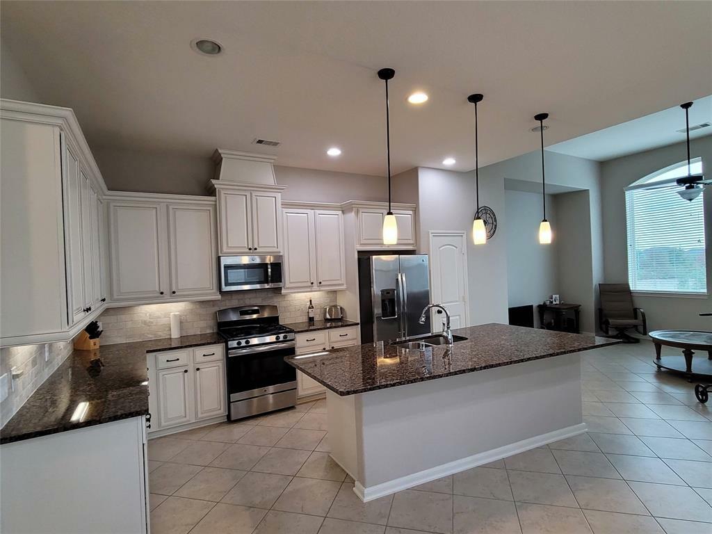 Property Photo: 5615 Sallow Bay Lane TX 77441