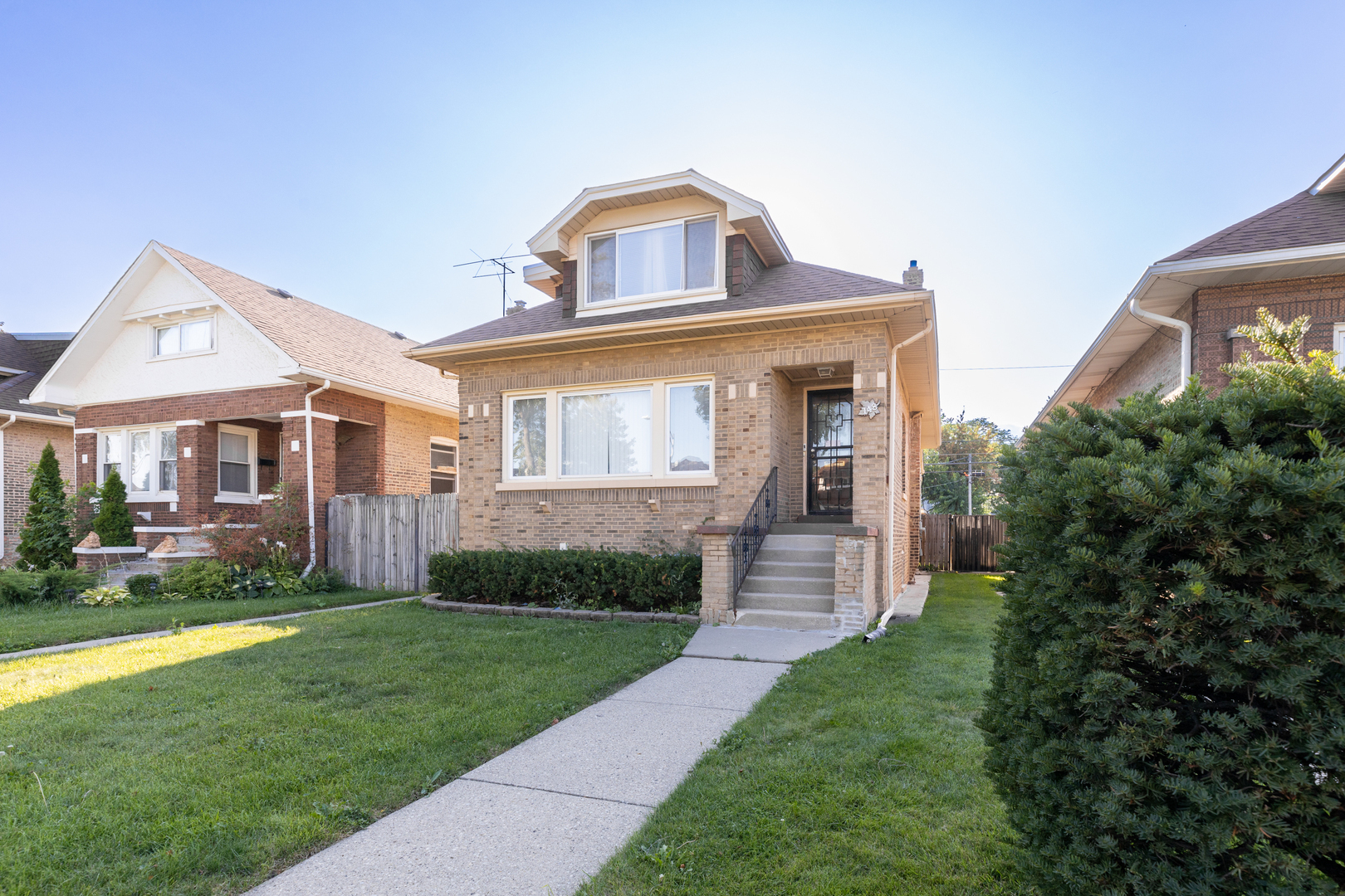 Property Photo: 148 Bellwood Avenue IL 60104