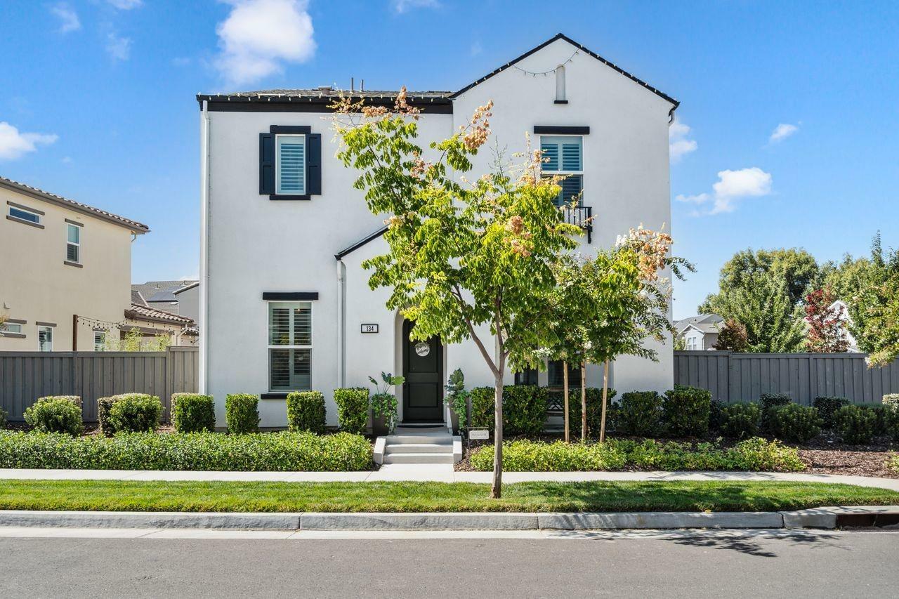 Property Photo: 134 Fischbacher Street CA 95816