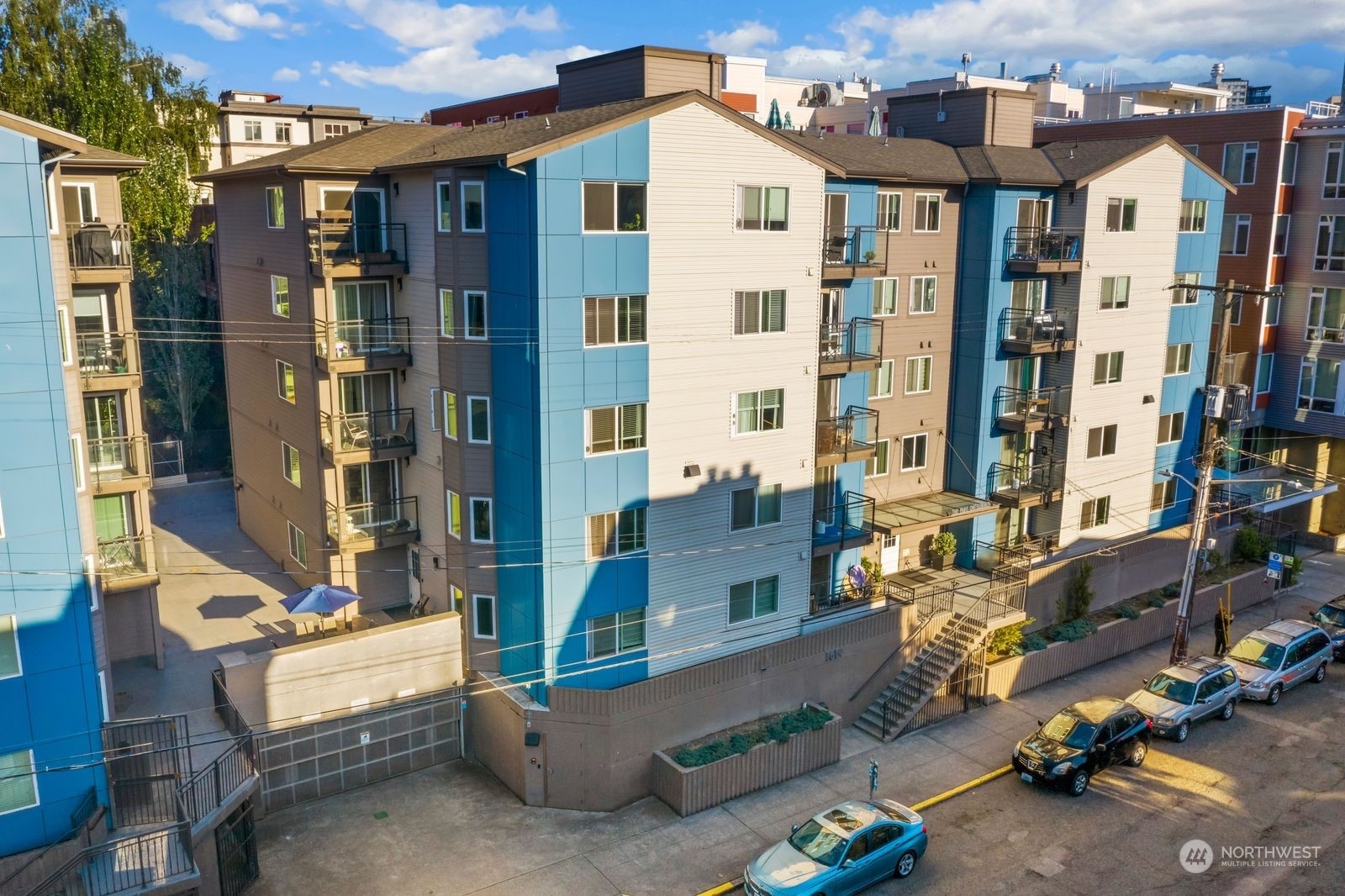 Property Photo: 1614 Summit Ave S207 WA 98122
