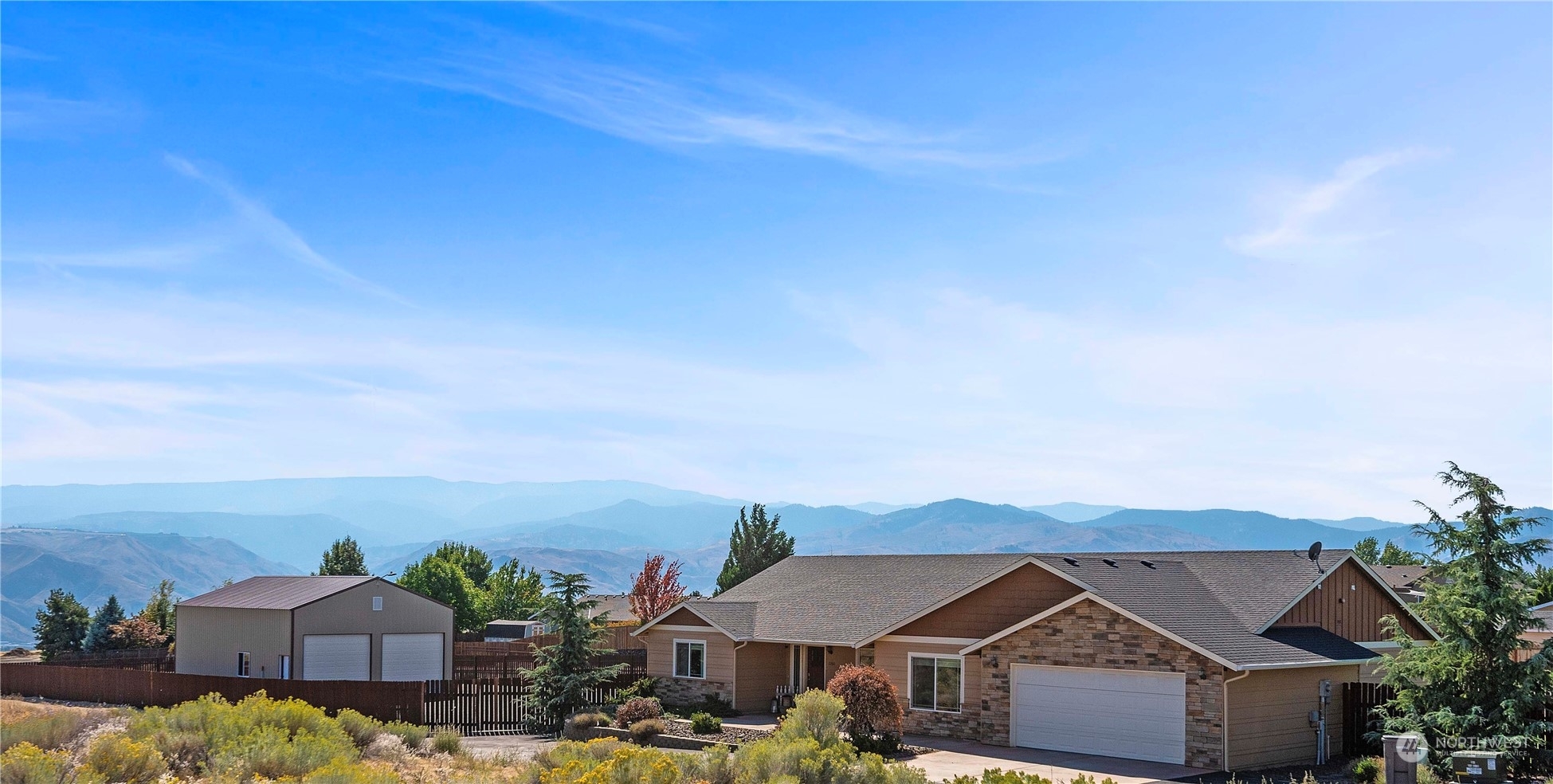 Property Photo: 2280 Deer Run Drive WA 98802