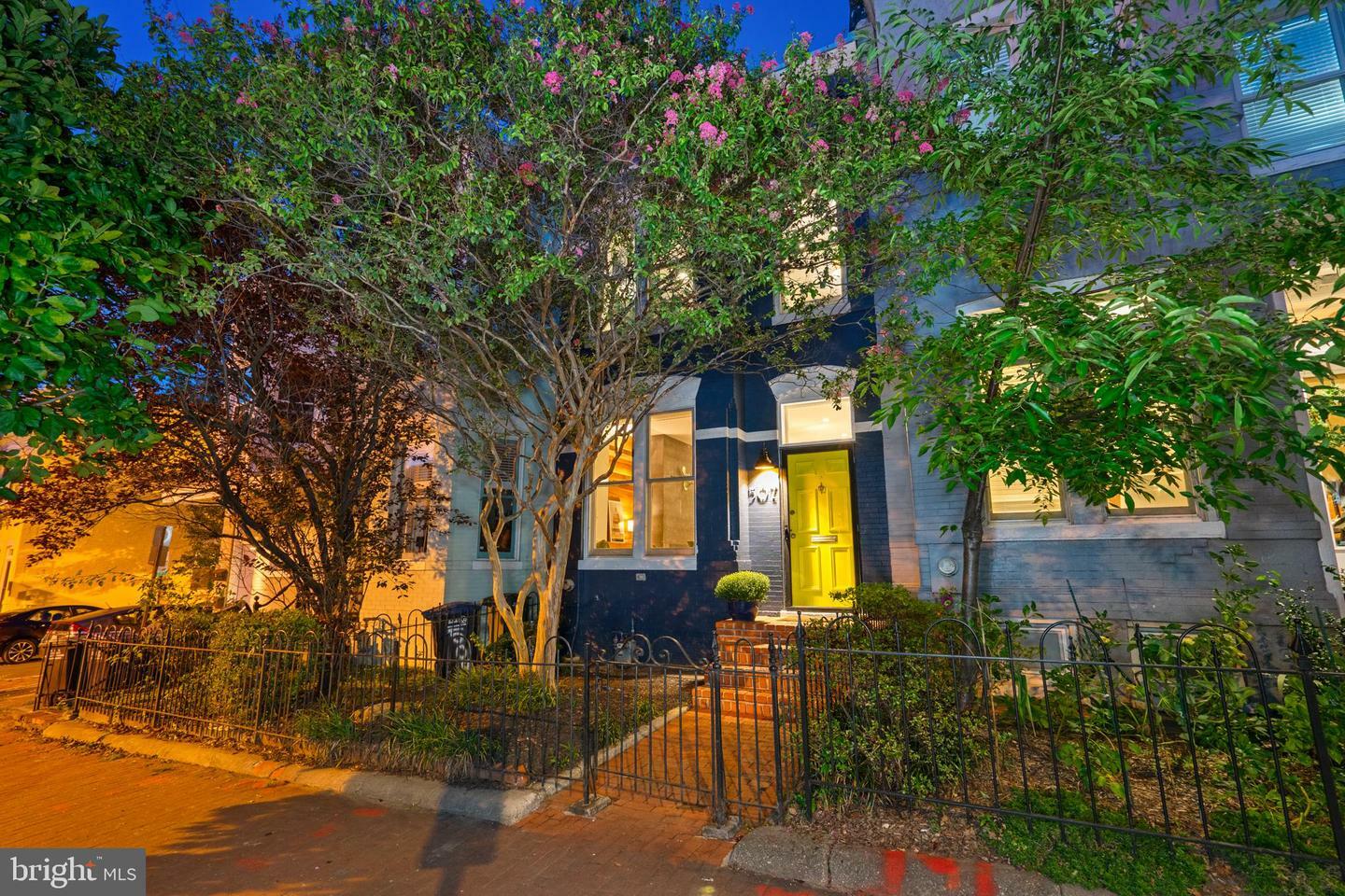 Property Photo:  507 6th Street NE  DC 20002 