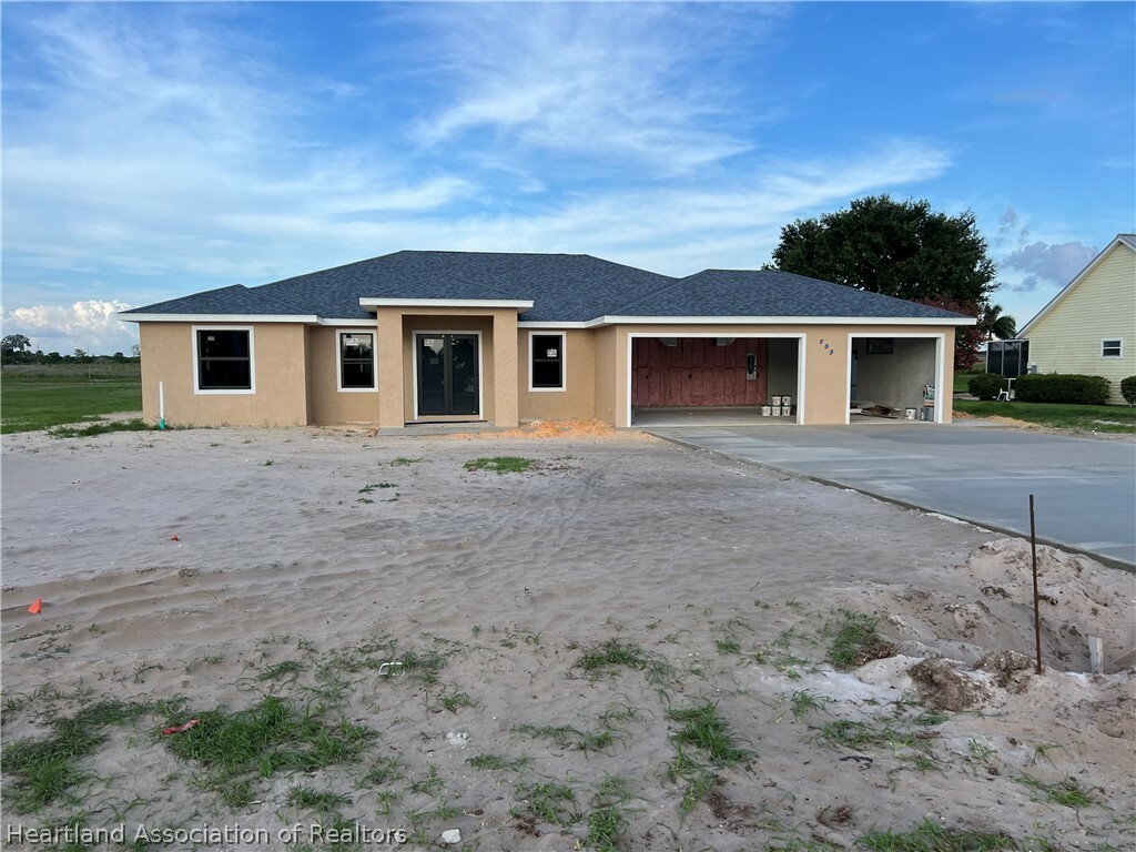 Property Photo:  733 Sunset Pointe Drive  FL 33852 