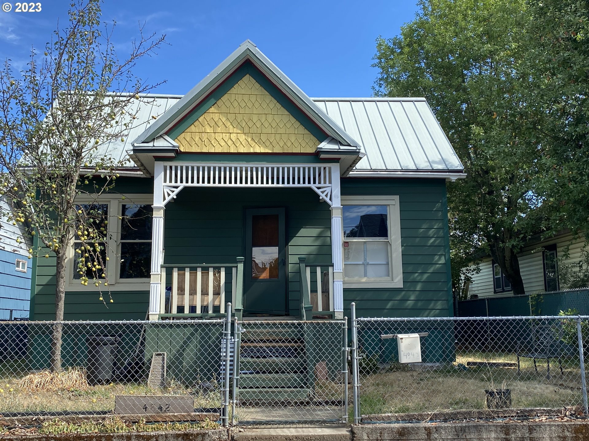Property Photo: 4842 SE 62nd Ave OR 97206