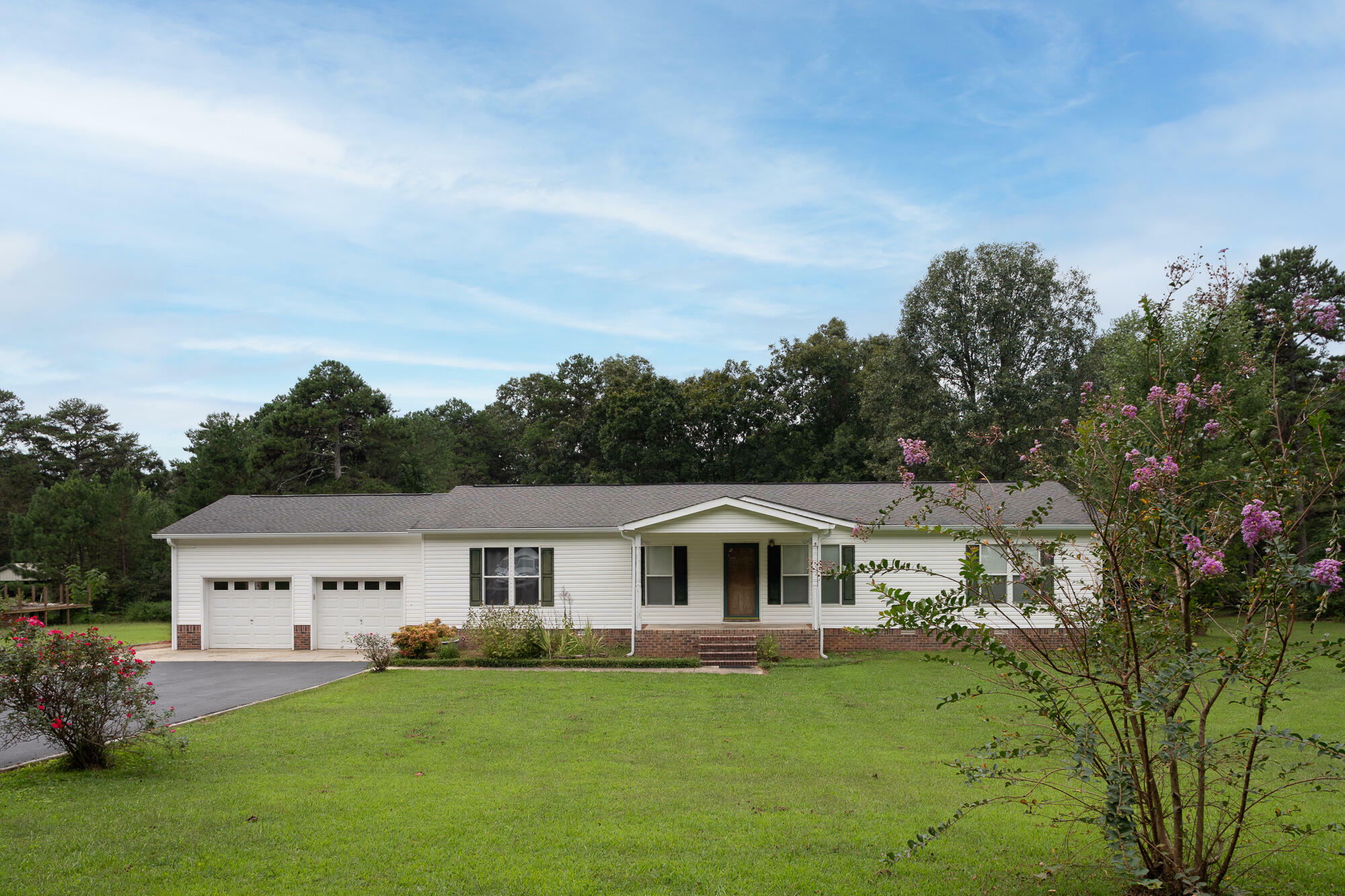 Property Photo:  331 County Road 299  AL 35958 