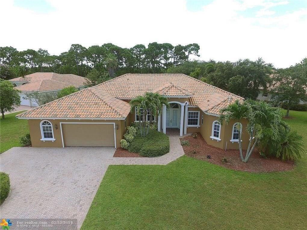 Property Photo: 8802 SE Oak Grove Terrace SE FL 33455