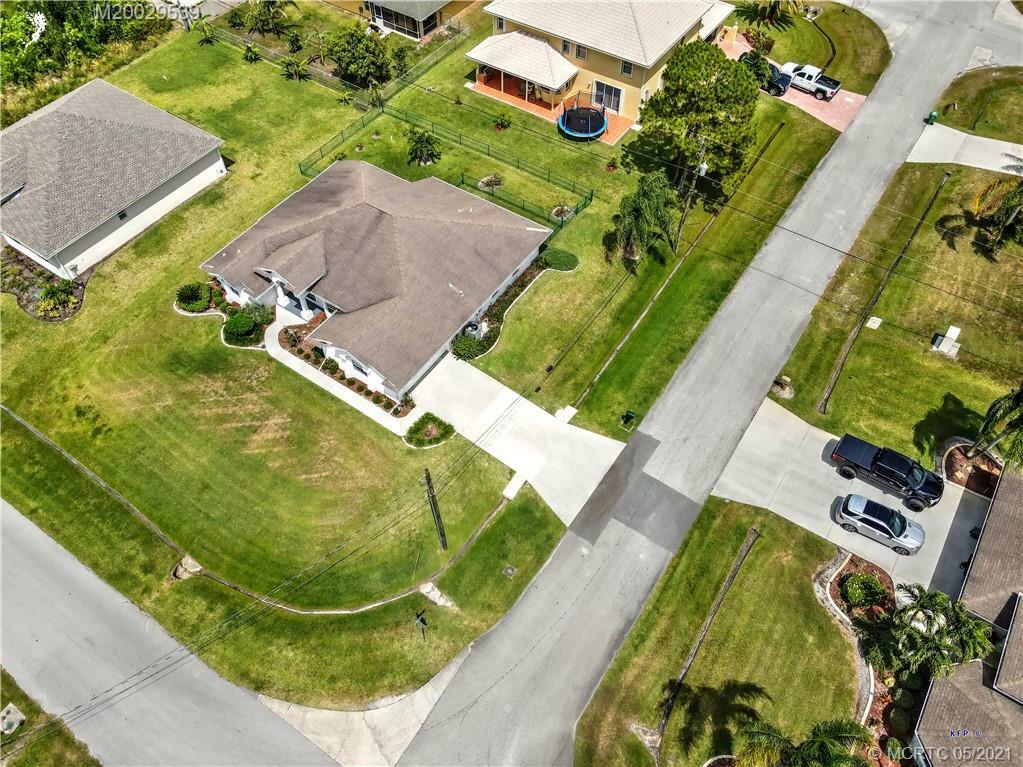 Property Photo:  1887 SW Hilola Lane  FL 34953 