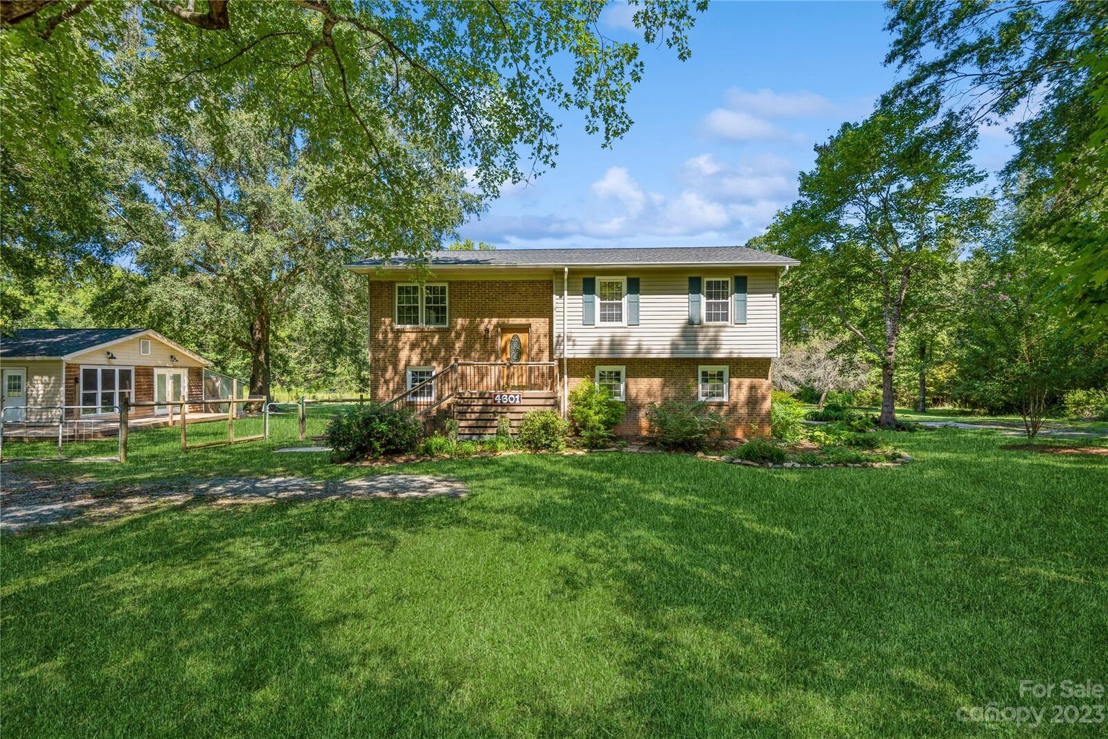 Property Photo: 3601 Crestwood Drive NC 28112