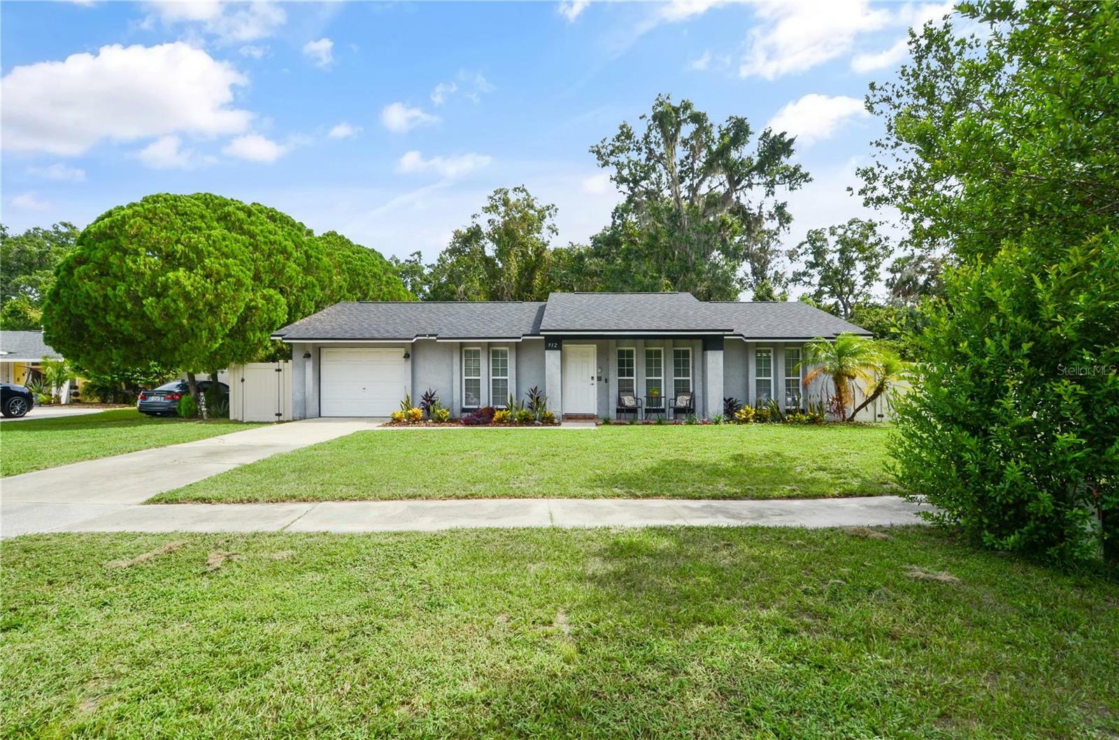 Property Photo:  912 Gee Creek Lane  FL 32707 