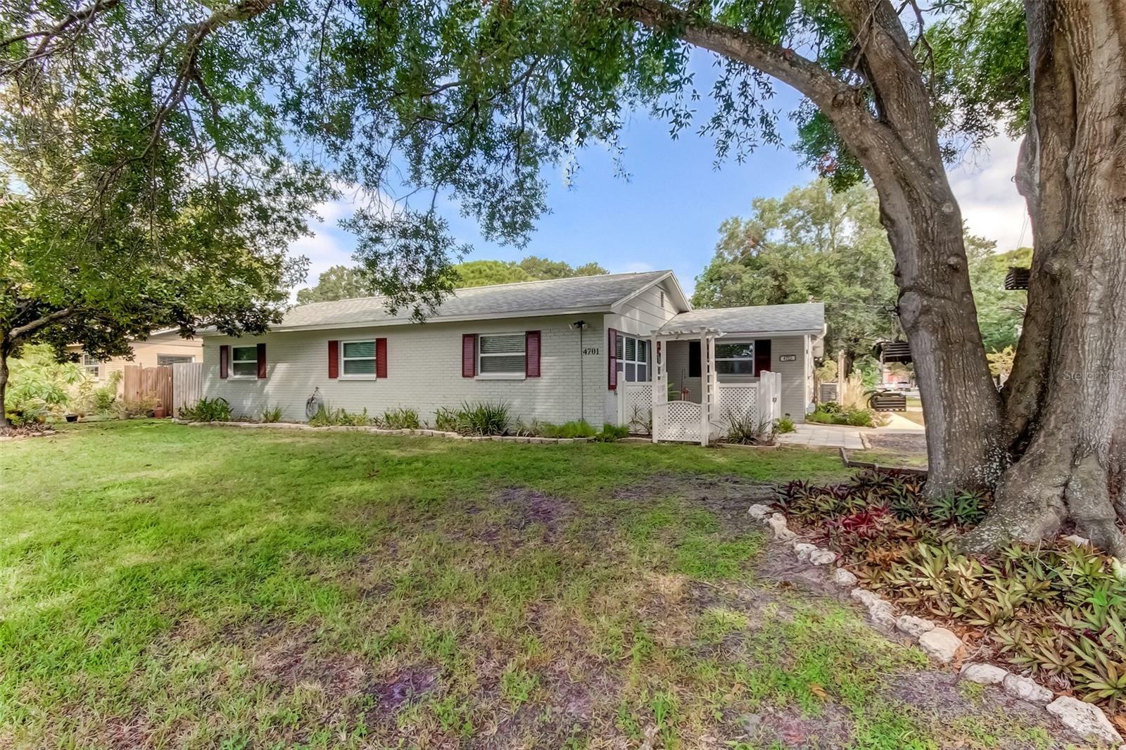 Property Photo:  4701 W Paul Avenue  FL 33611 