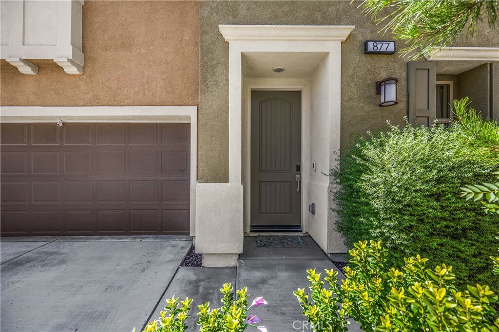 Property Photo:  877 Bluebell Way  CA 92223 