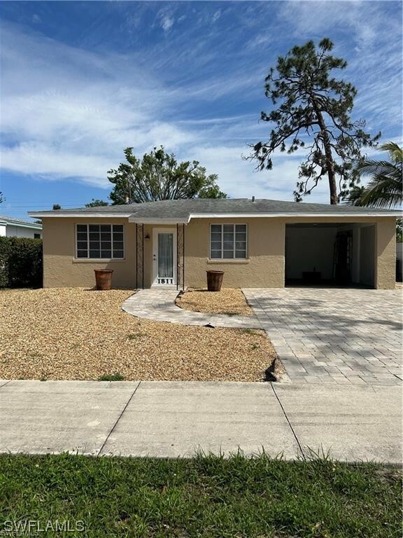 Property Photo:  1811 Winkler Avenue  FL 33901 