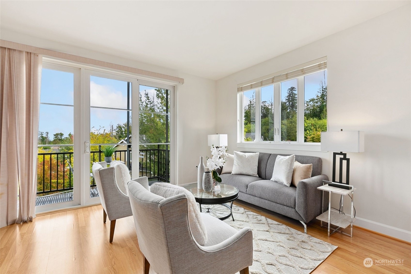 Property Photo: 1880 25th Avenue NE 215 WA 98029