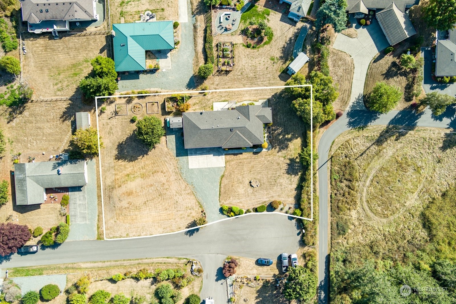 Property Photo:  1212 N Canterbury Lane  WA 98277 