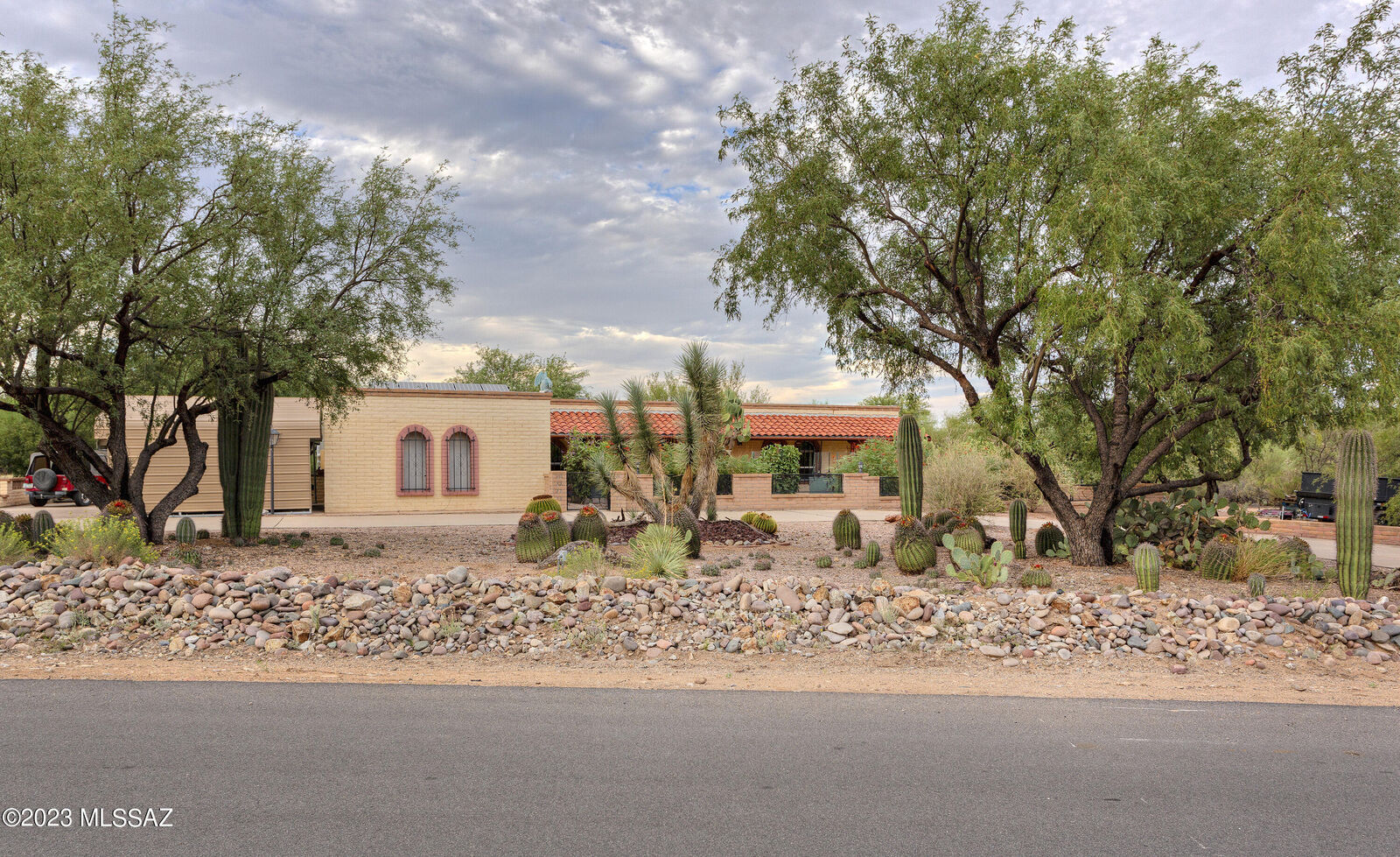 Photo de la propriété:  696 W Paseo Del Canto  AZ 85622 