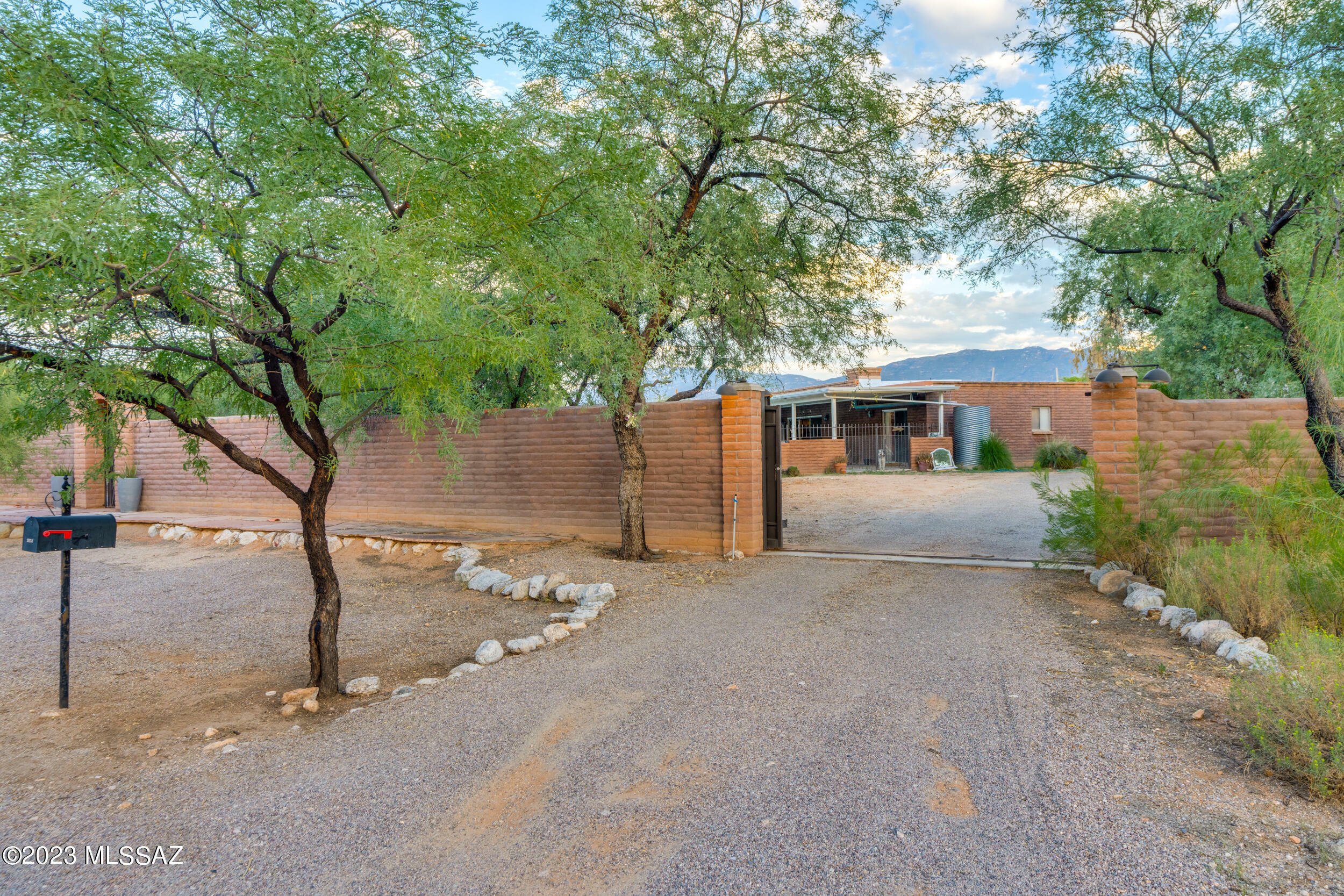 Property Photo:  2874 N Longhorn Drive  AZ 85749 