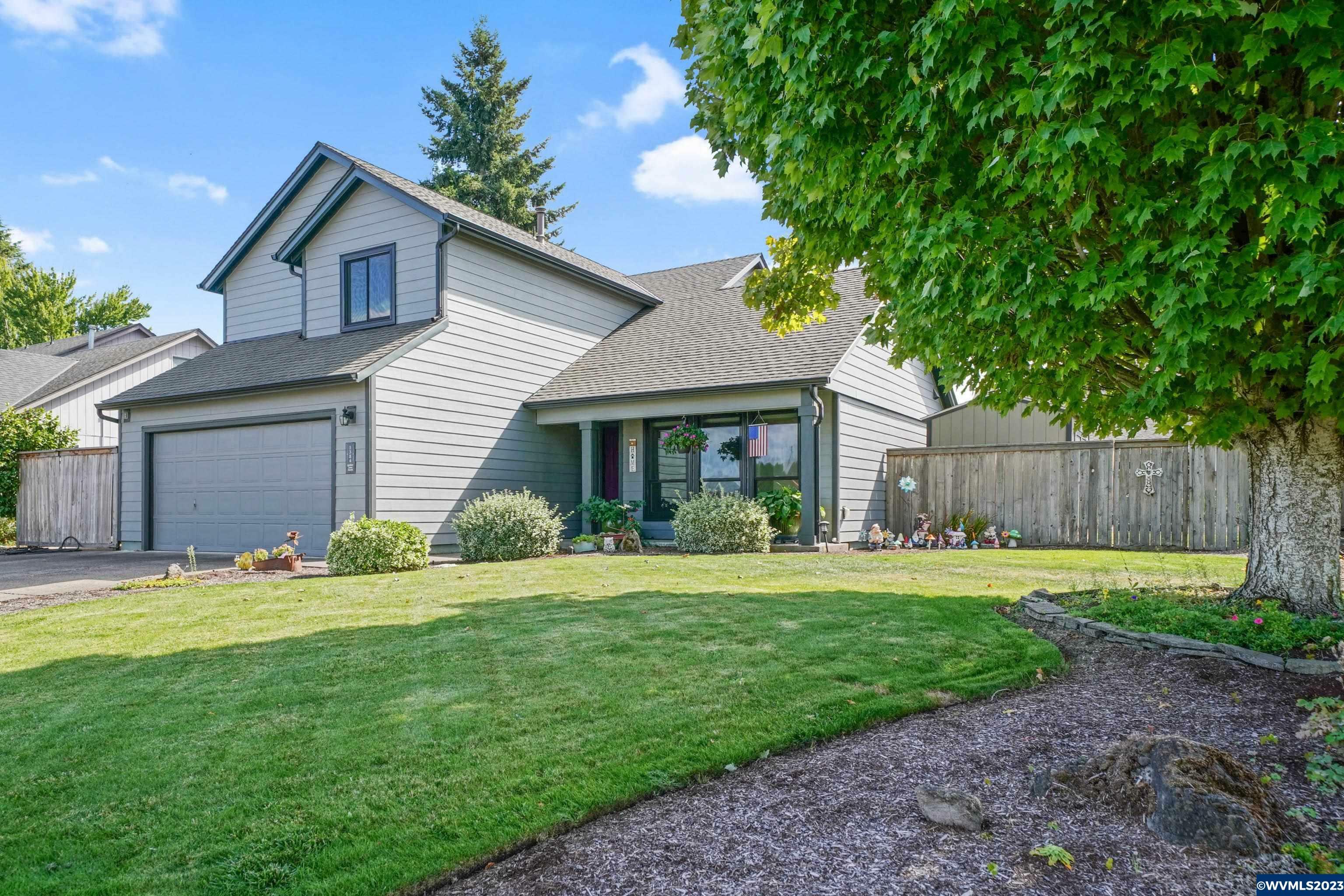 Property Photo: 1384 Golden Ln N OR 97303