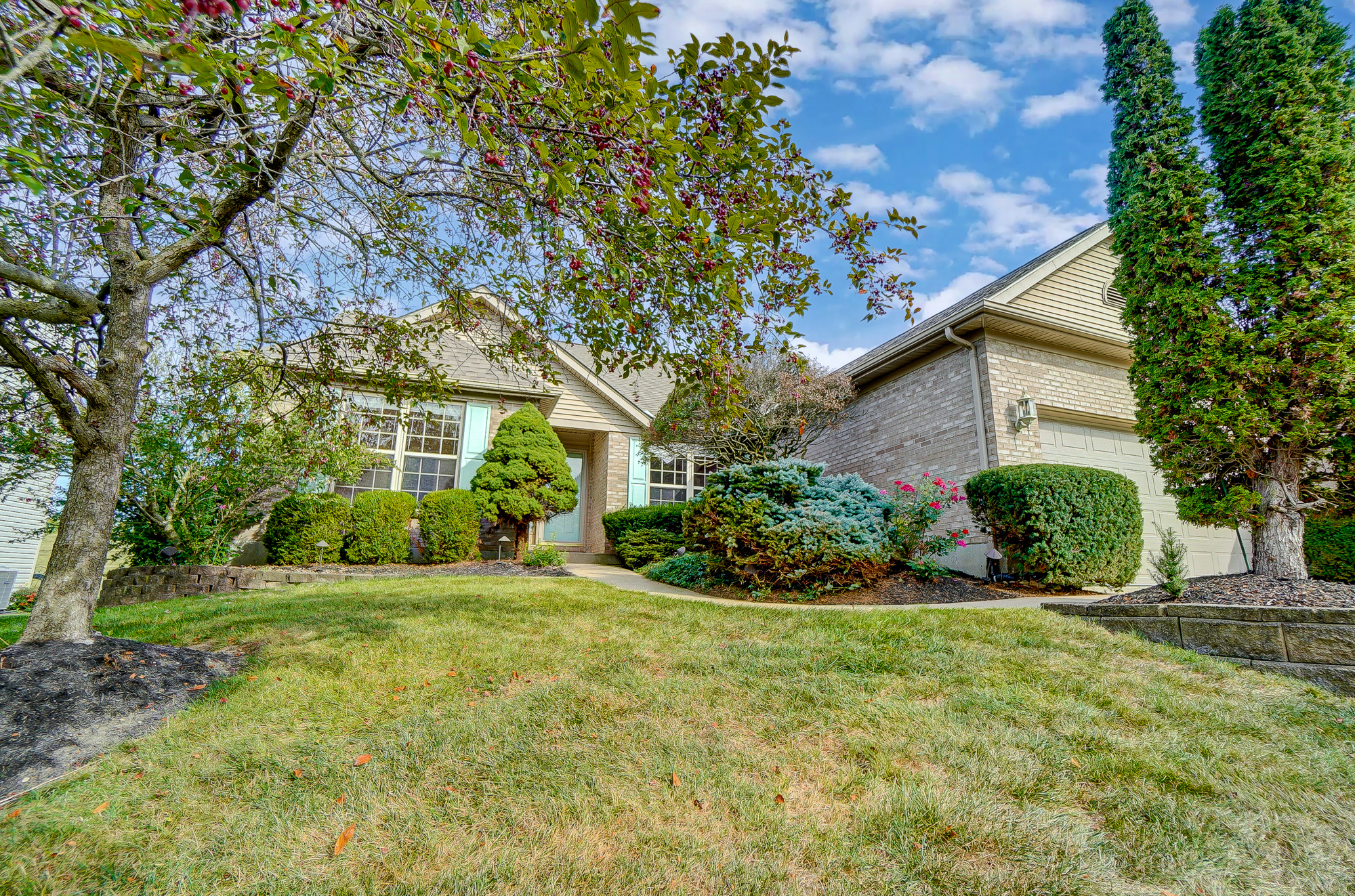 Property Photo:  5227 Elk Run Dr  OH 45011 