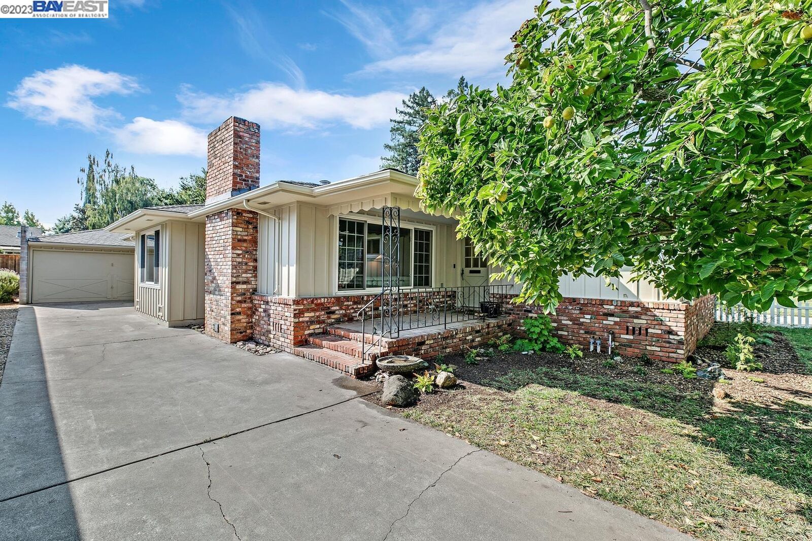 Property Photo:  1449 4th St  CA 94550 