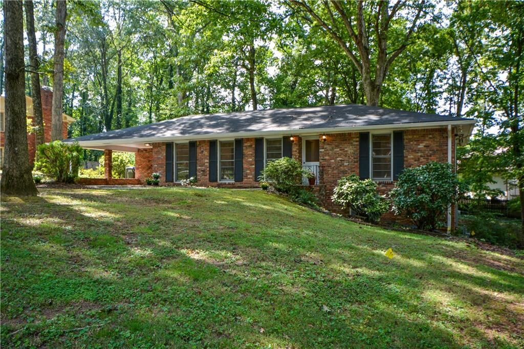 Property Photo:  200 Wavetree Drive  GA 30075 