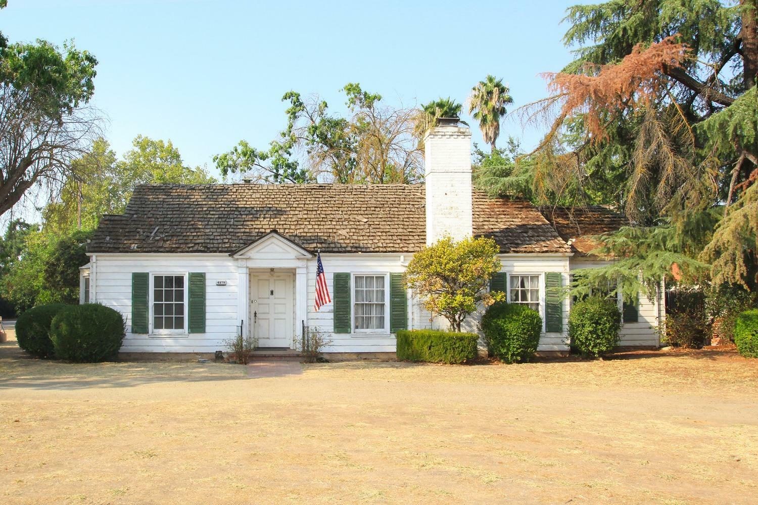 Property Photo:  4879 N Sunset Avenue  CA 93704 