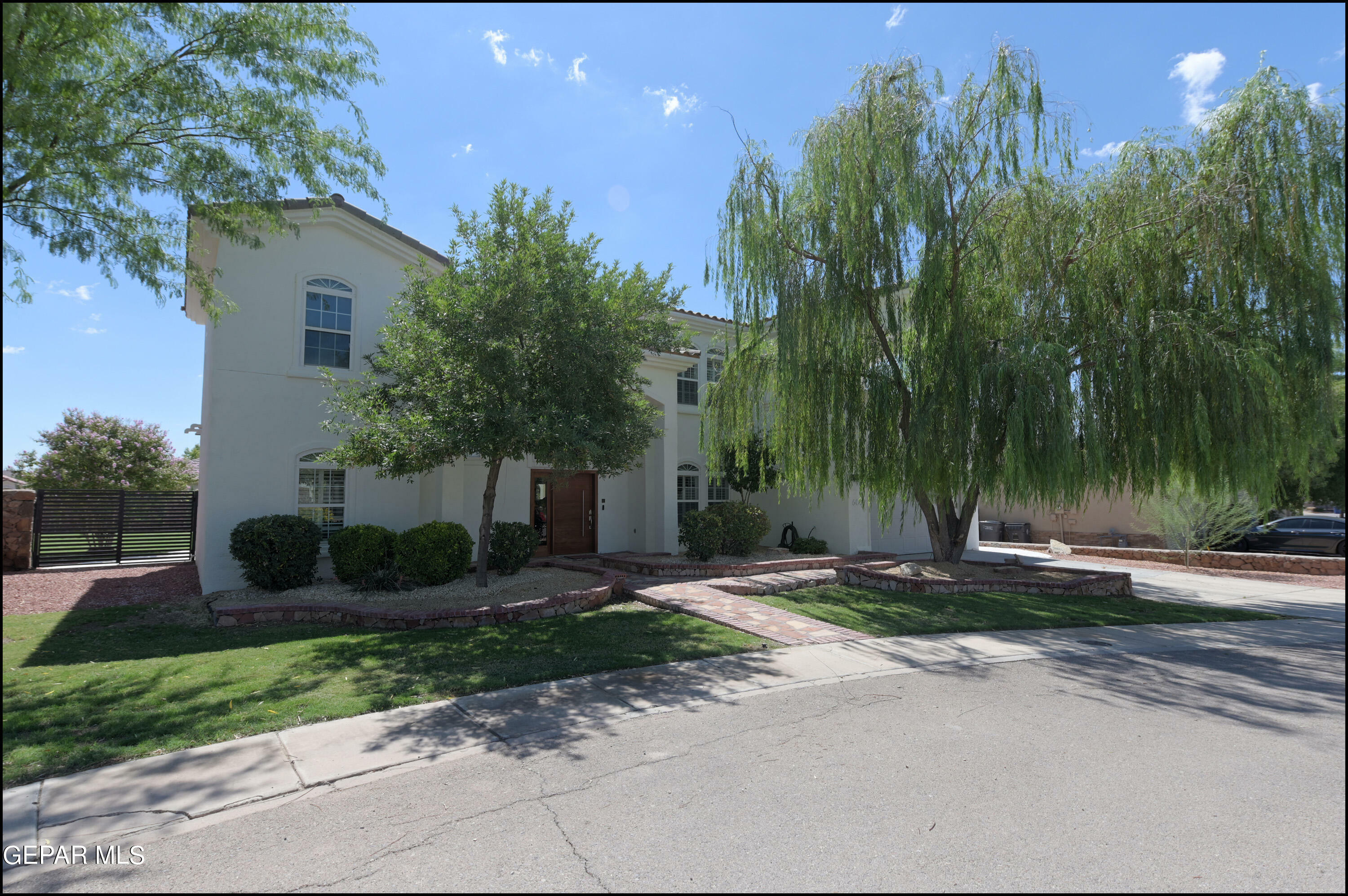 Property Photo: 6082 Via De Los Arboles TX 79932