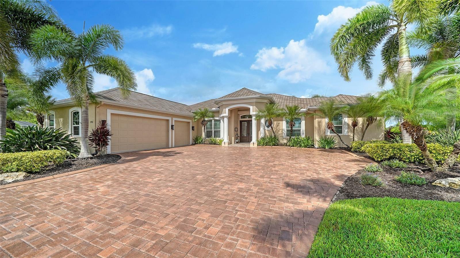 Property Photo: 11901 Woodland Terrace FL 34219