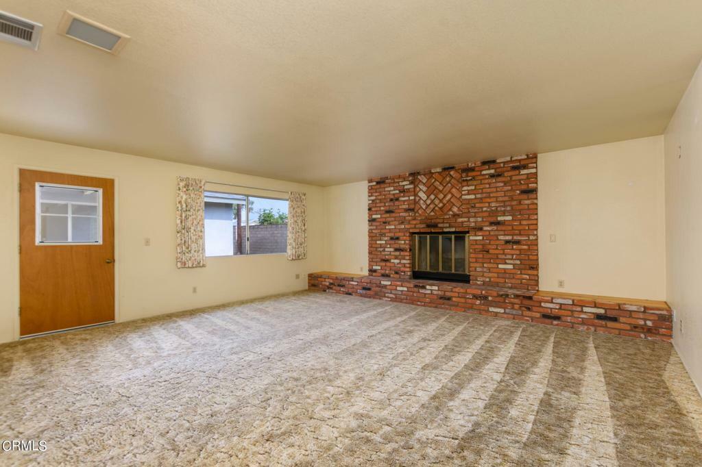 Property Photo:  650 W Santa Barbara Street  CA 93060 