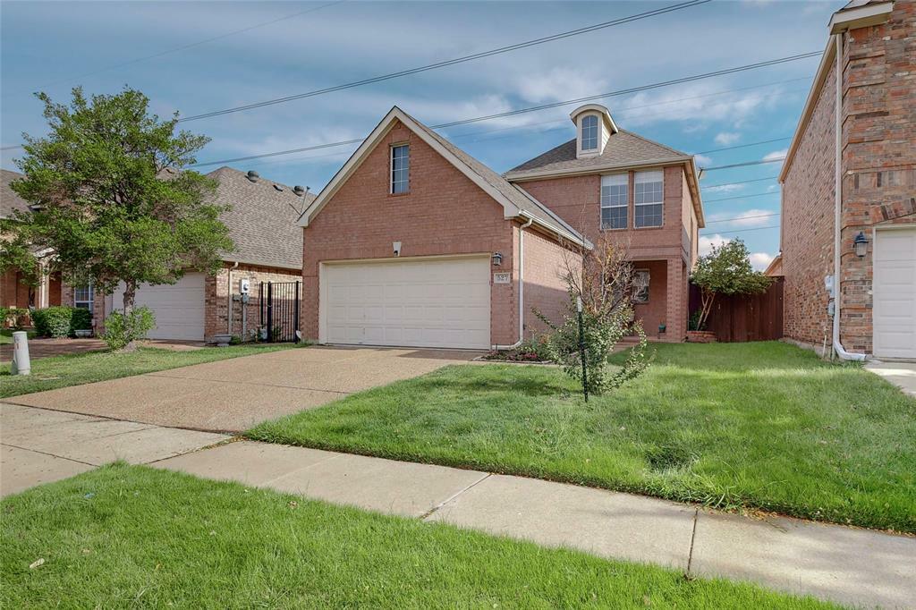 Property Photo: 527 Poplar Lane TX 75063