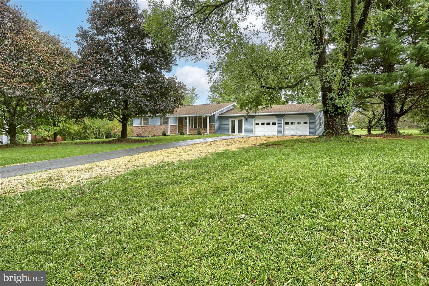 Property Photo:  39 Western Road  PA 17019 