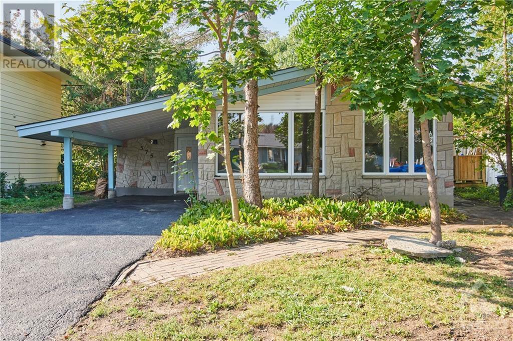 575 Blanchard Crescent  Ottawa ON K1V7B7 photo