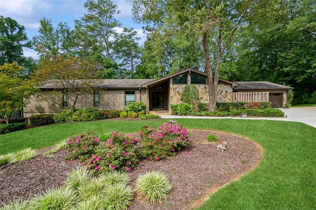 Property Photo:  230 Brandon Place  GA 30328 