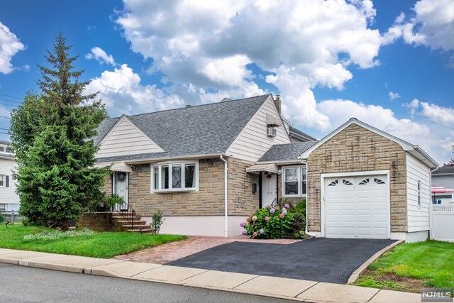 Property Photo:  292 Union Avenue  NJ 07075 