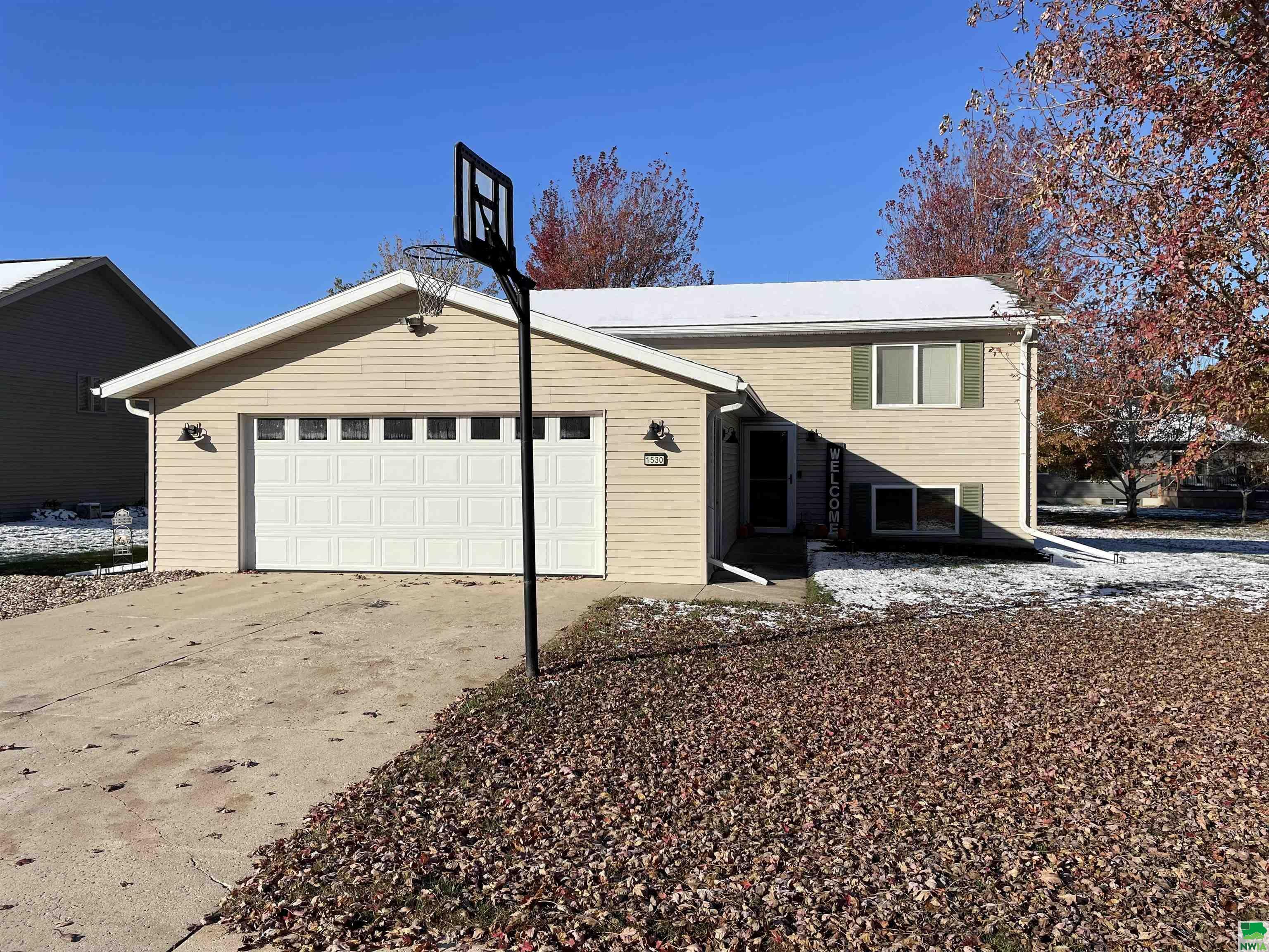 Property Photo:  1530 10th Ave  IA 51201 