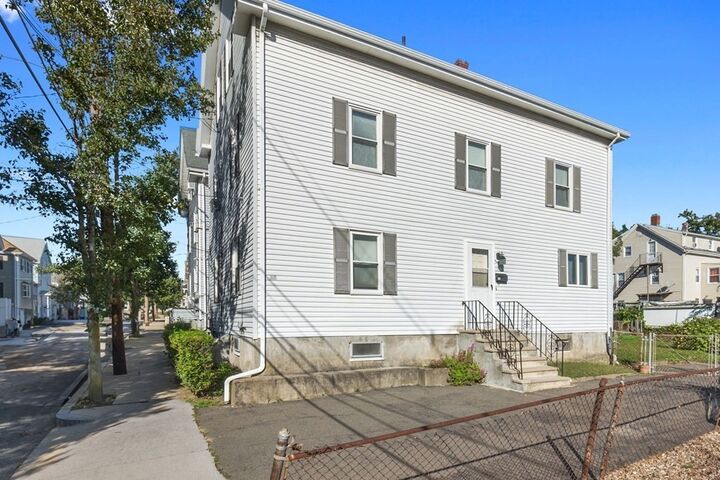 Photo de la propriété:  17 Union St  MA 01960 