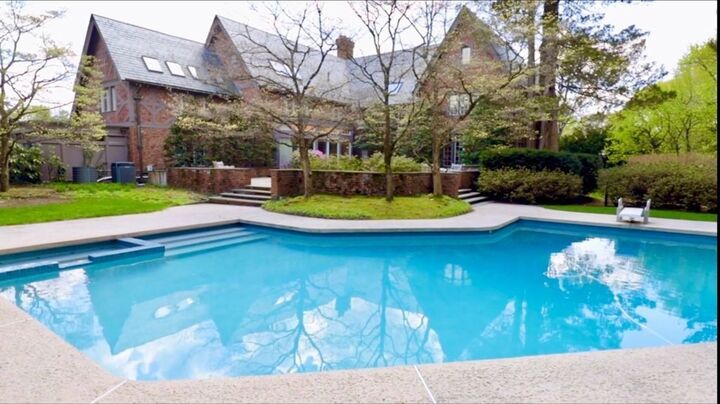 Property Photo: 21 Bonnybrook Rd MA 02468