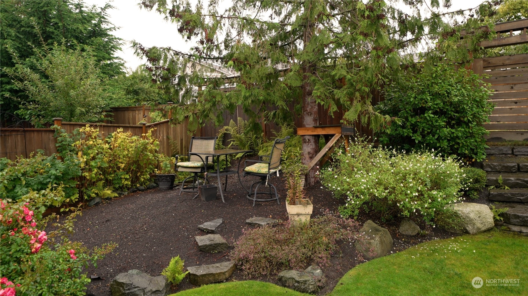 Property Photo: 1026 Glen Street WA 98020