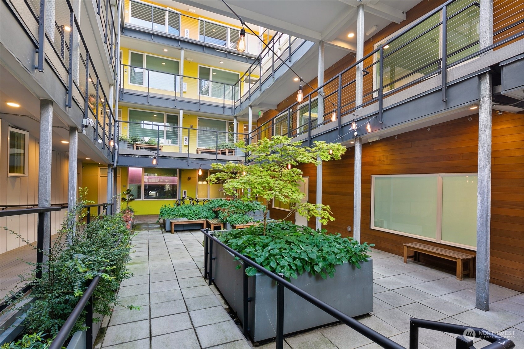 121 12th Avenue E 504  Seattle WA 98102 photo