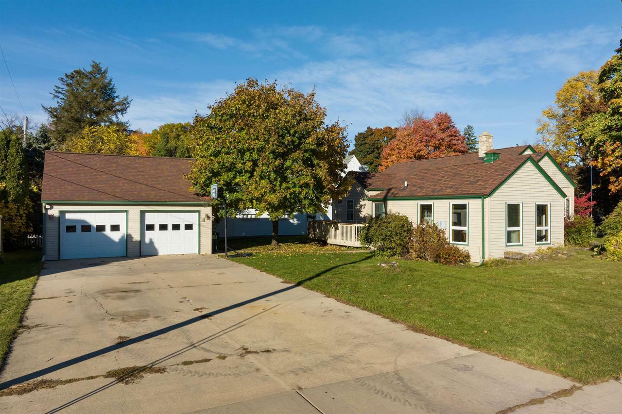 Property Photo:  748 Lincoln Street  WI 54971 