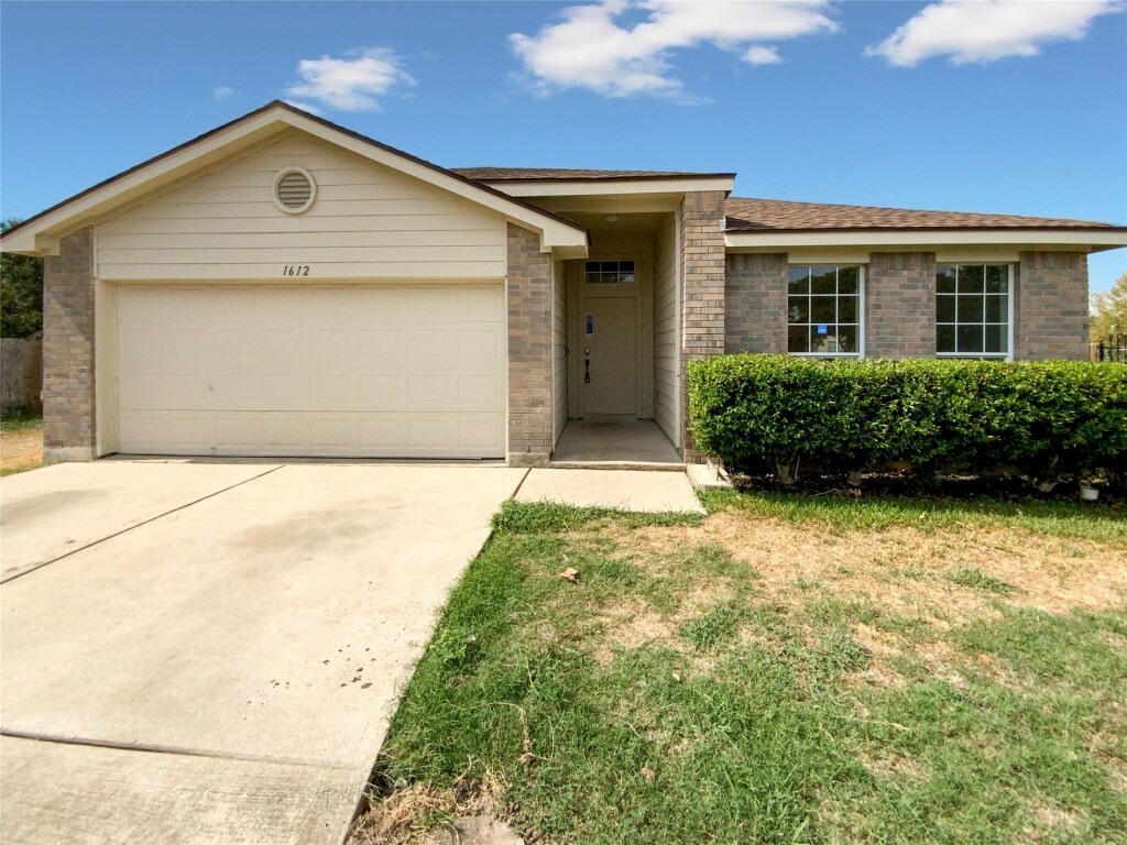 Property Photo:  1612 Gunnison Cove  TX 78644 