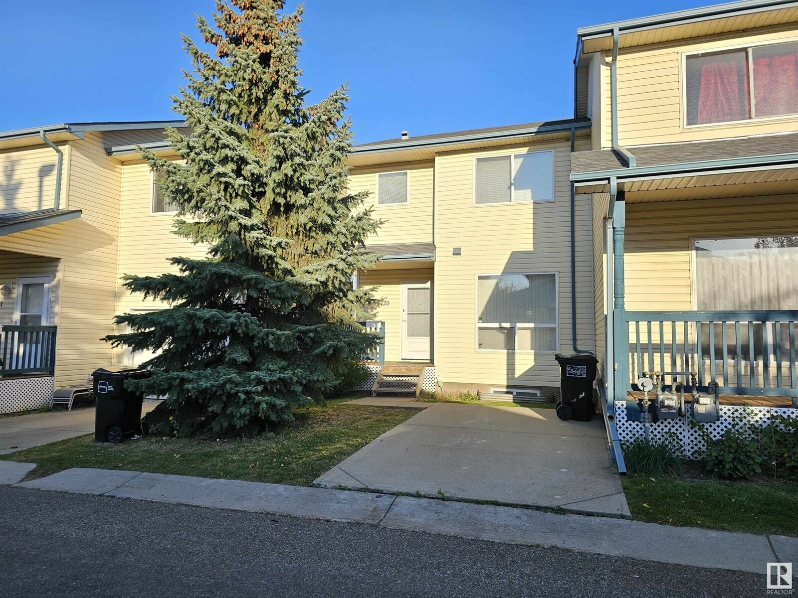 #120 10909 106 St NW  Edmonton AB T5H4M7 photo