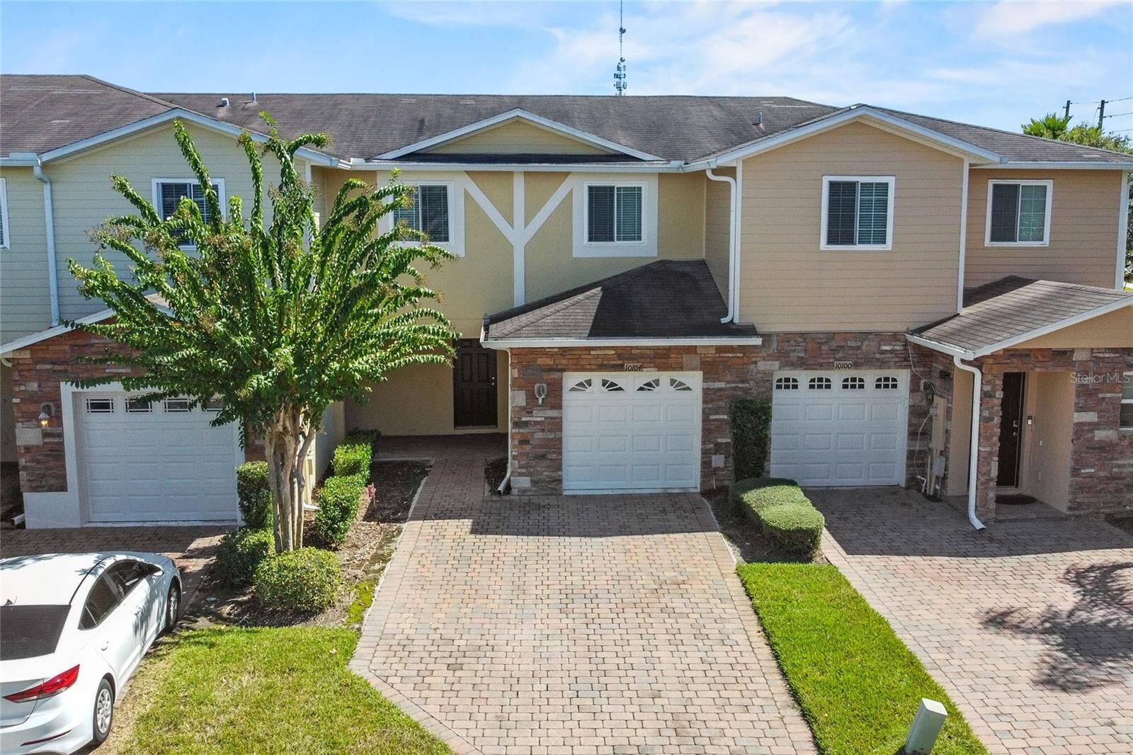 Property Photo:  10104 Green Branch Court  FL 32825 