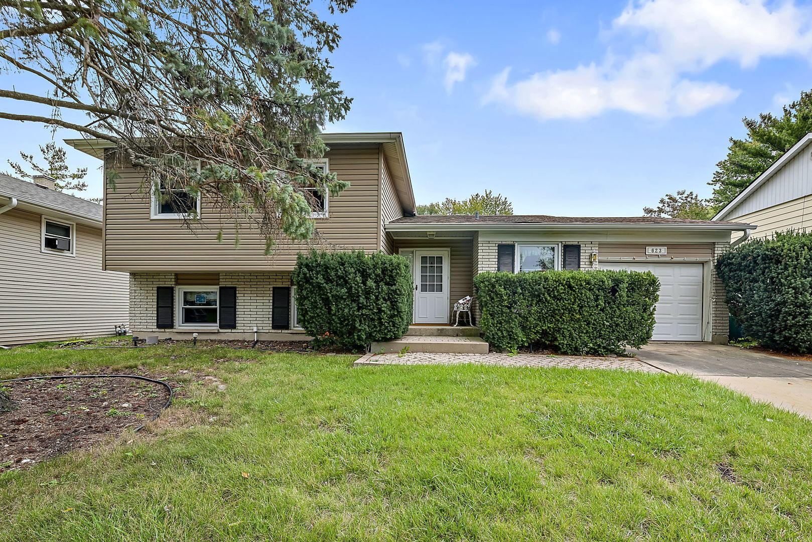 623 Macarthur Drive  Buffalo Grove IL 60089 photo