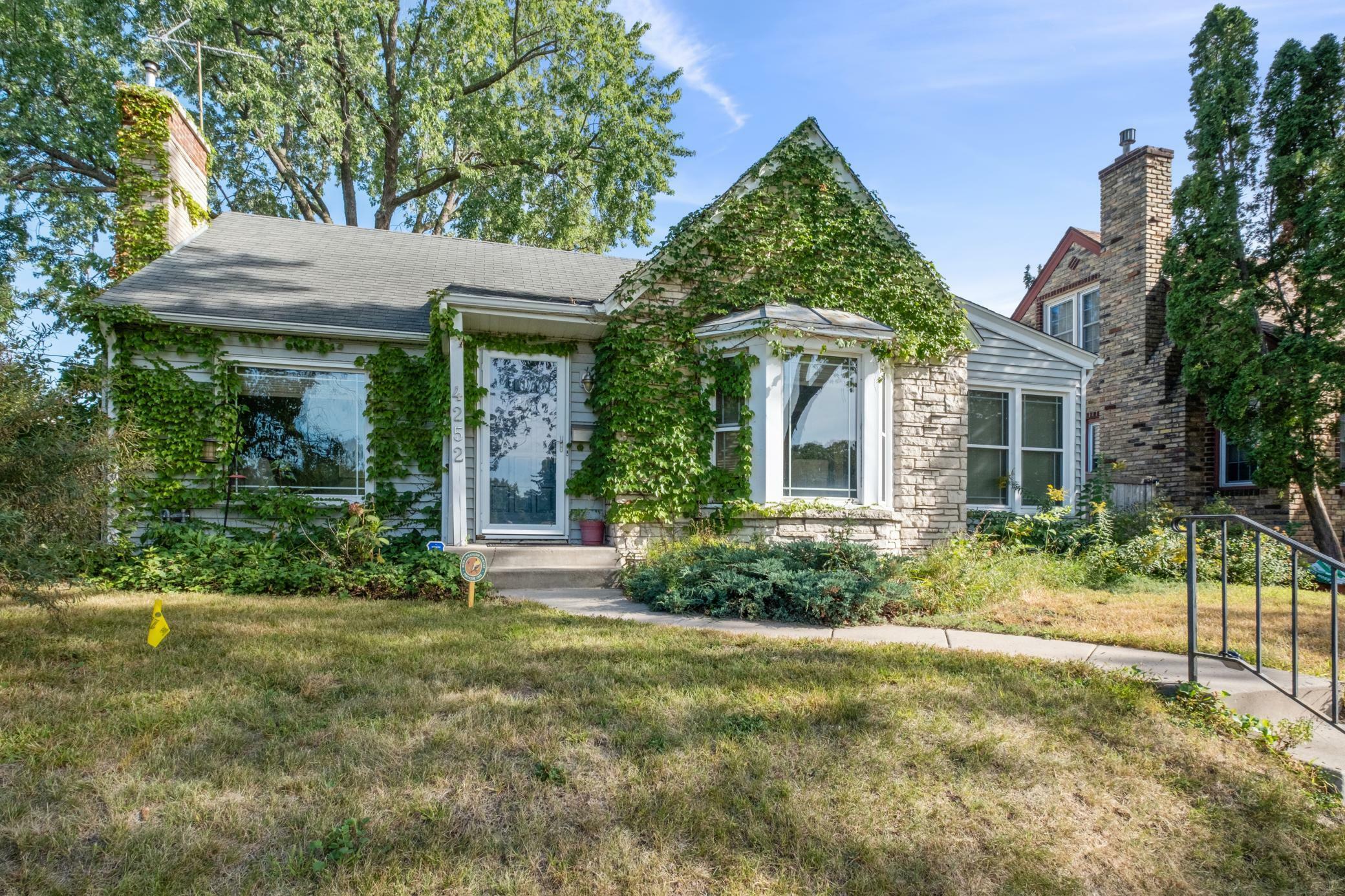 Property Photo: 4252 Chowen Avenue N MN 55422