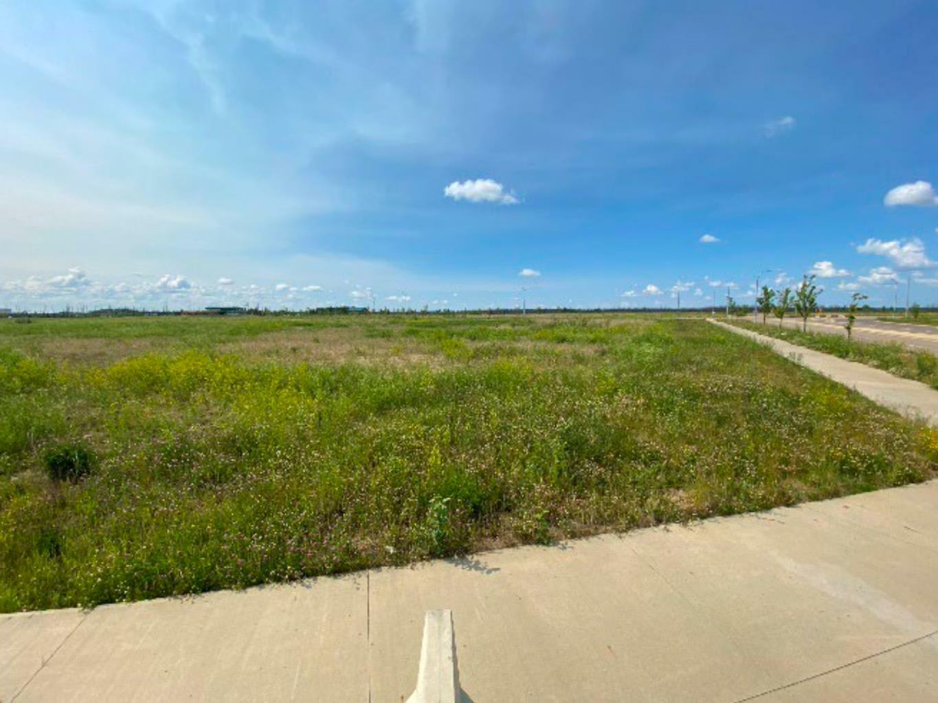 Property Photo:  Plan 1422987 Block 15B Lot 1  AB T9K 2X4 