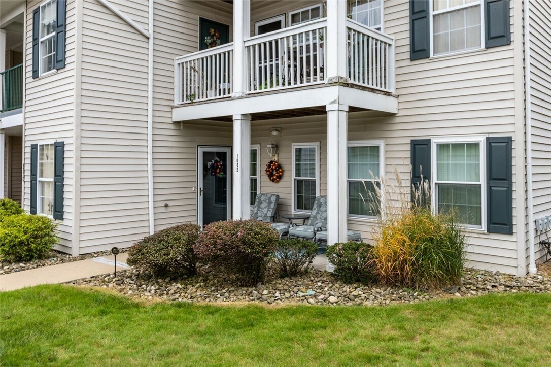 Property Photo:  1002 Lenox Dr  PA 15102 