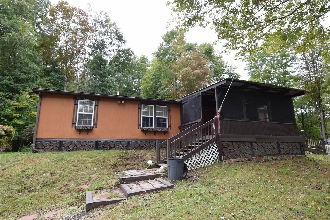 Property Photo:  483 Longs Run Road  PA 15001 